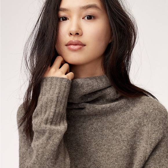 Community wool sweater in grey - Picture 3 of 6